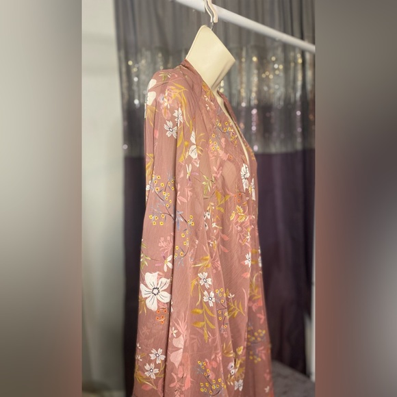 NWOT Tularosa “Prima” Pink Floral Kimono XS - Picture 5 of 8